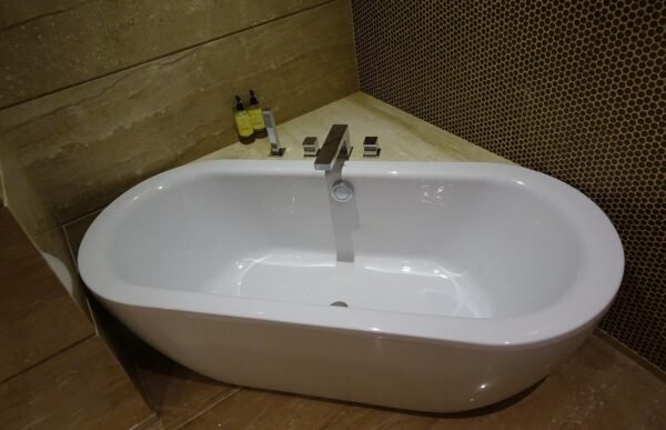 Bathtub Removal Service in London
